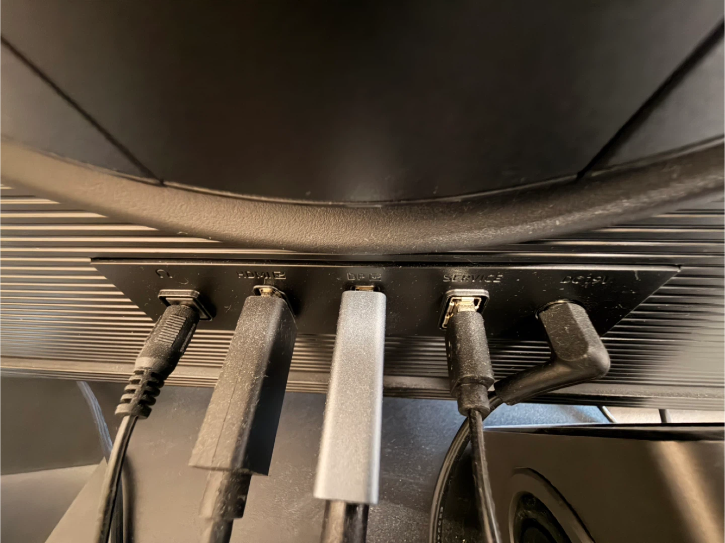 Samsung 32 Inch Odyssey G5 QHD 180hz Gaming Monitor - photo 3