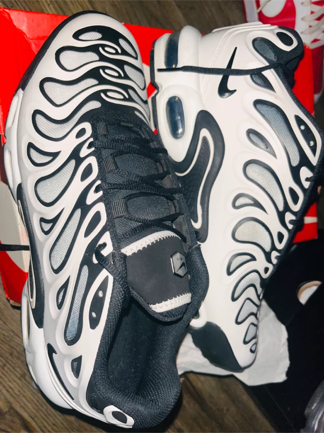 Nike Air Max Plus TN SE Men's Running Shoes White/Black - photo 3