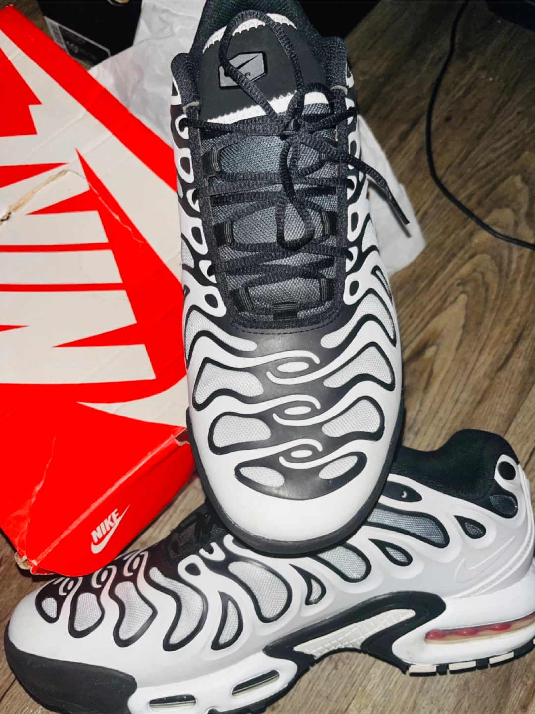 Nike Air Max Plus TN SE Men's Running Shoes White/Black - photo 4
