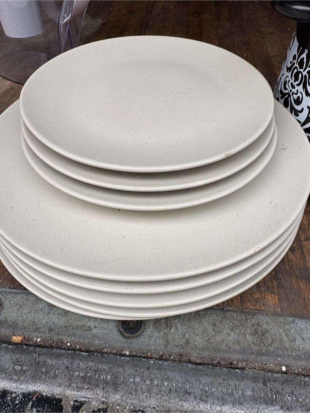 Set of 5 Grey Dinner Plates and 3 Bowls - photo 2
