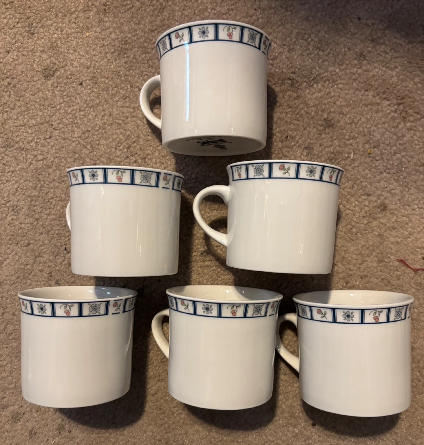 Vintage Royal Doulton Gallery Coffee Mugs. Made in England. - photo 3