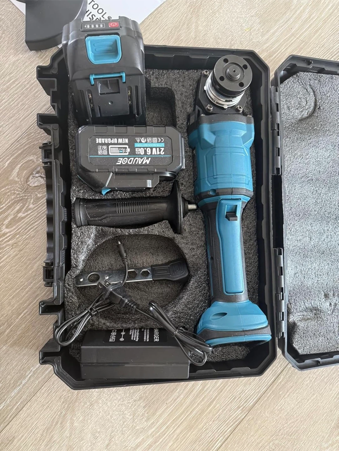 21V Cordless Angle Grinder Kit - photo 2