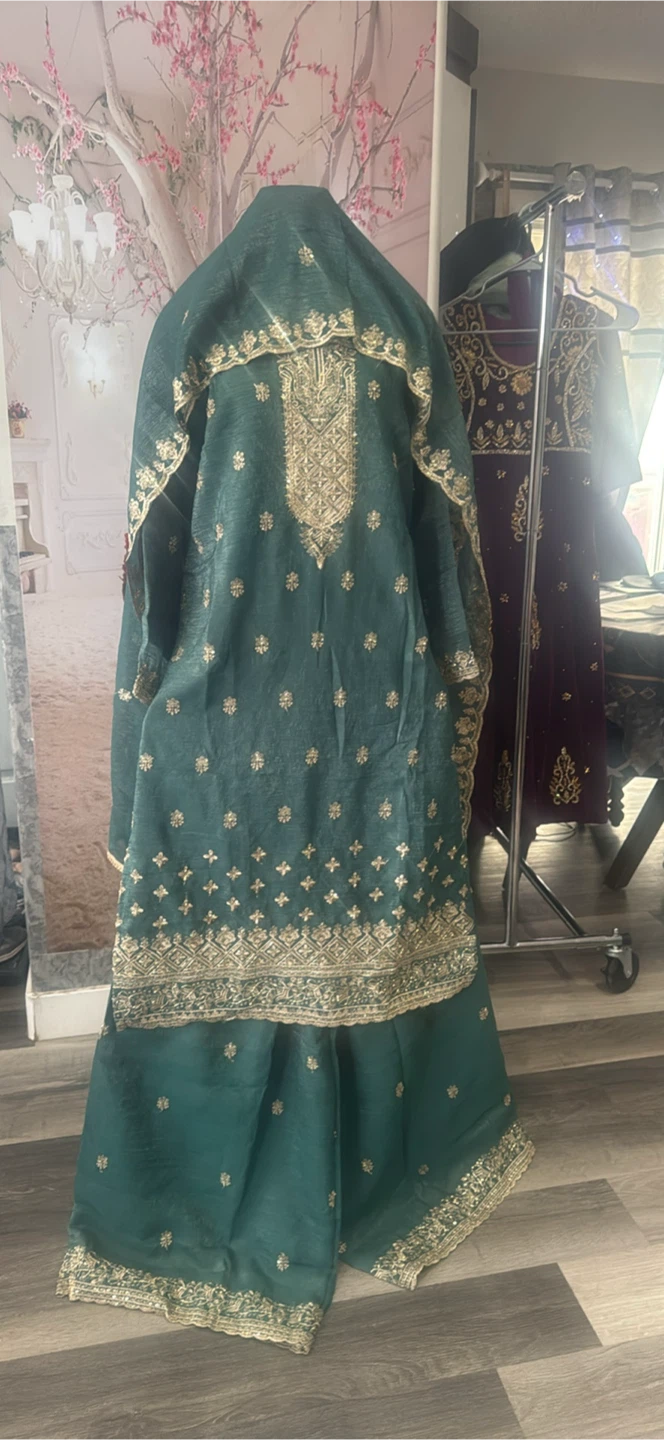 Women's Green Embroidered 3-Piece Suit with Dupatta - photo 2
