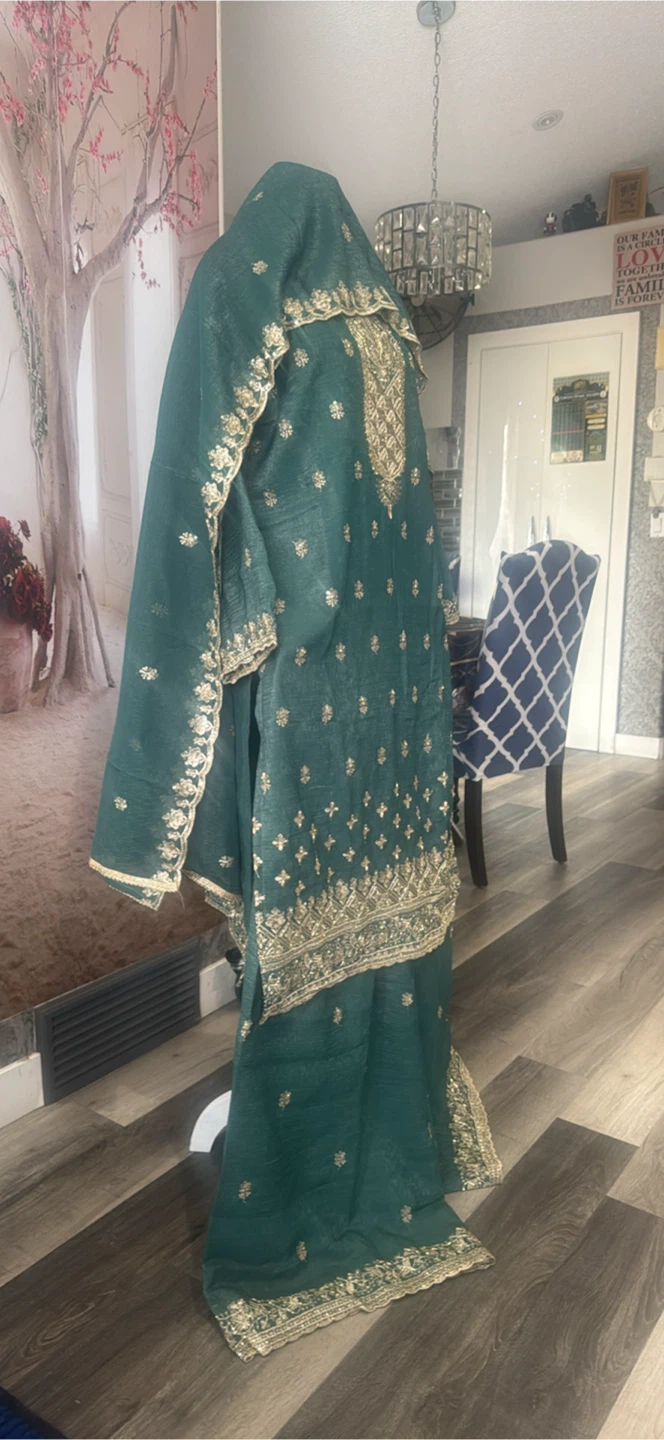 Women's Green Embroidered 3-Piece Suit with Dupatta