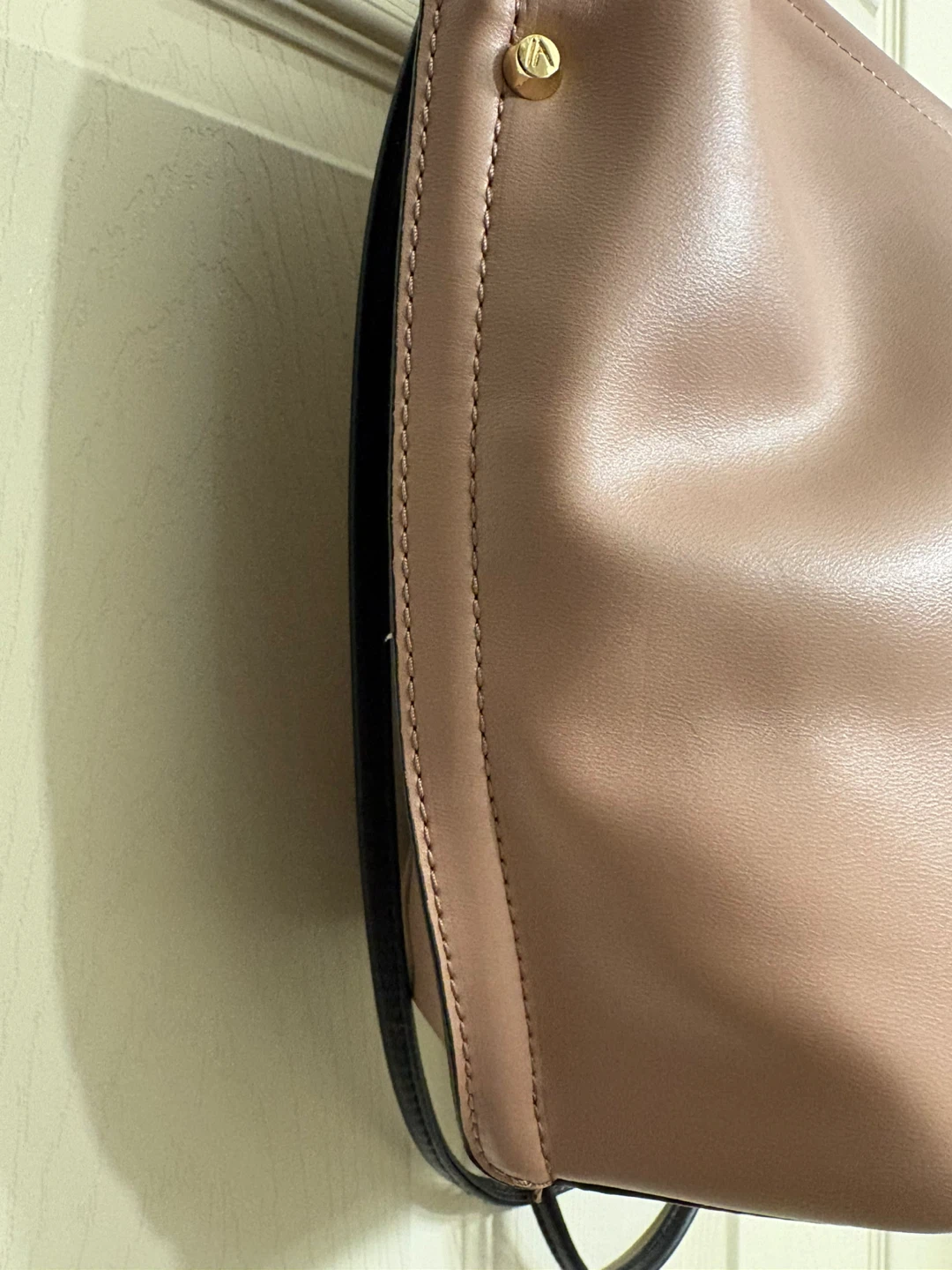 IZZY & ALI Pink Leather Handbag - photo 3