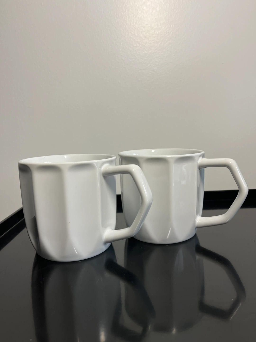 Set of 2 White Geometric Mugs - photo 4