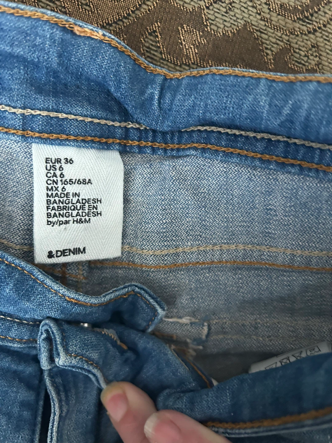 Denim Shorts Women's Size 6 - photo 3