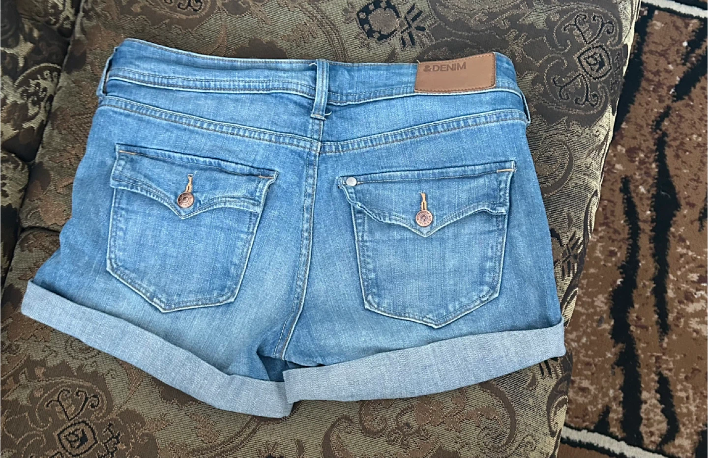 Denim Shorts Women's Size 6 - photo 2