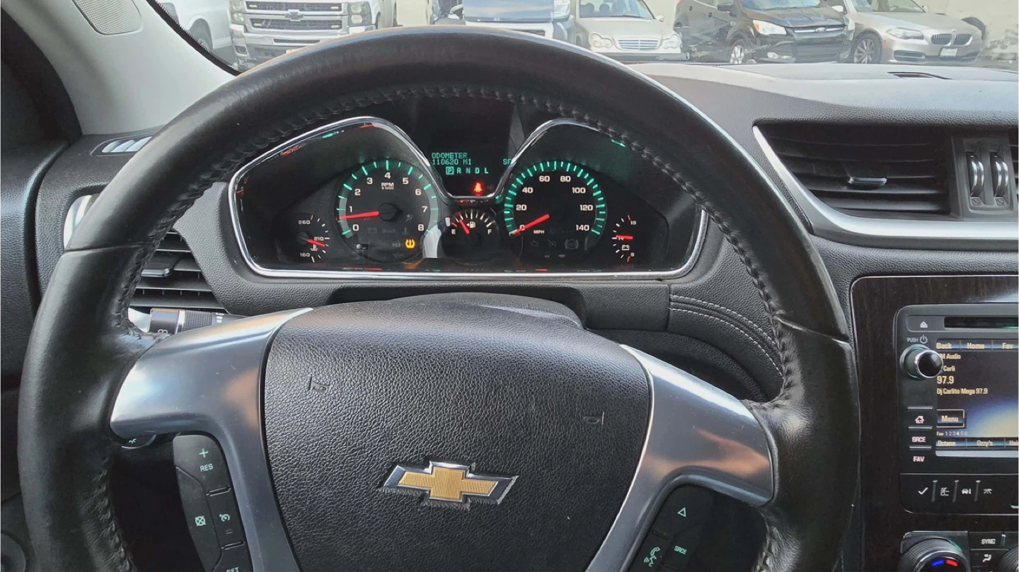 2017 CHEVROLET TRAVERSE LT SPORT UTILITY 4D - photo 3