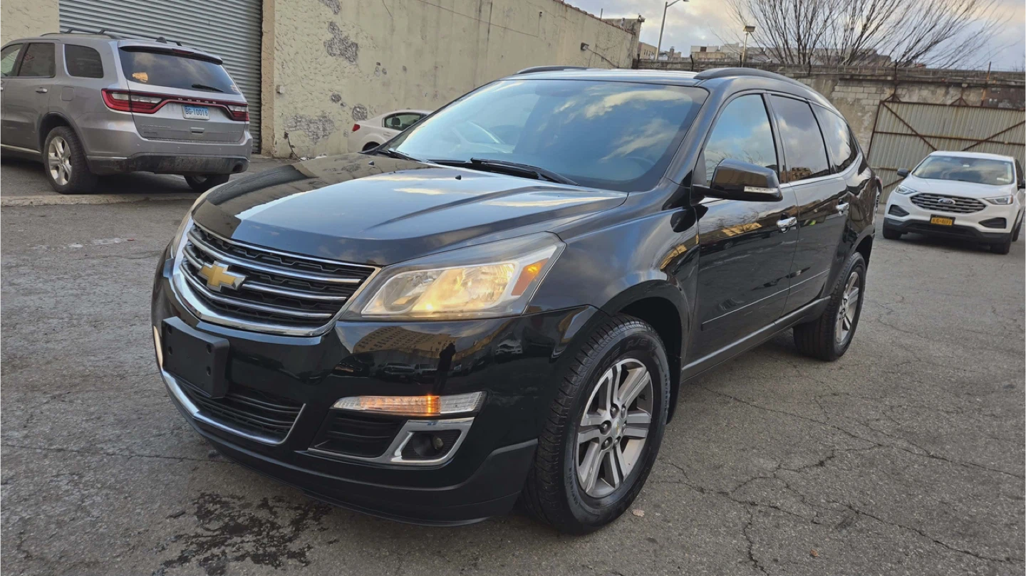 2017 CHEVROLET TRAVERSE LT SPORT UTILITY 4D