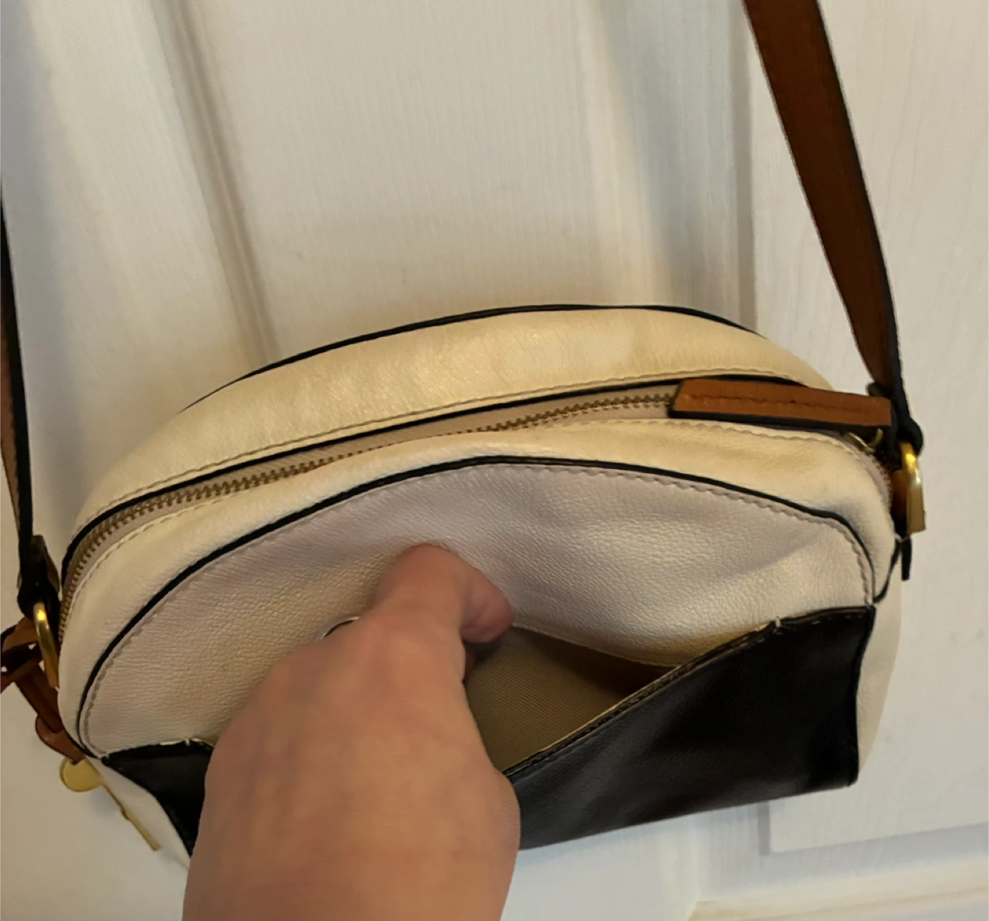 Fossil Leather Crossbody Bag - photo 4