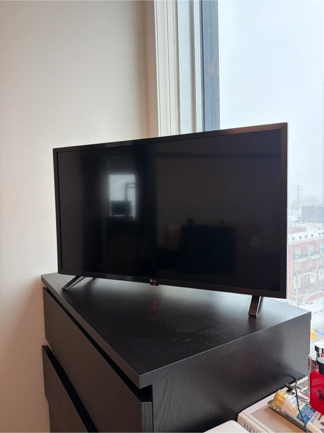 32” LG Smart Television