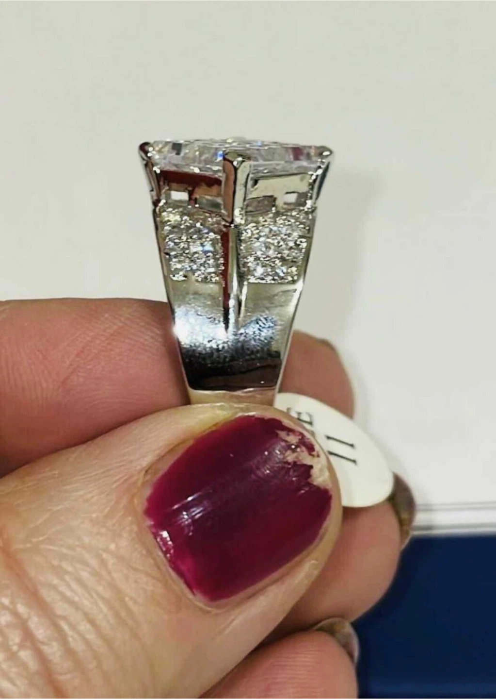 Sparkly Statement Ring - photo 5