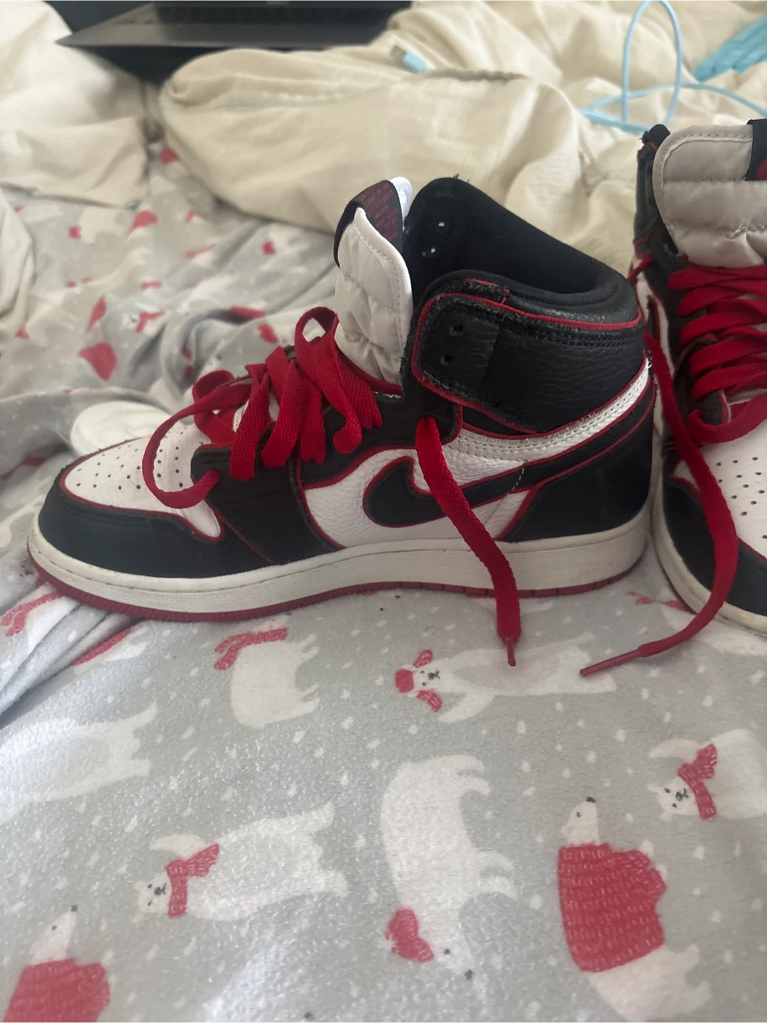 Nike Air Jordan 1 High (Youth Size 4.5Y) - photo 2