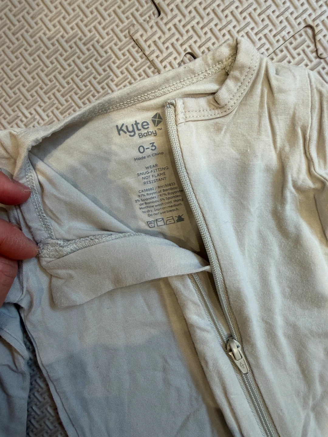 Kyte baby footie (0-3M and 3-6M) / romper (6-12M) - Oat - photo 4