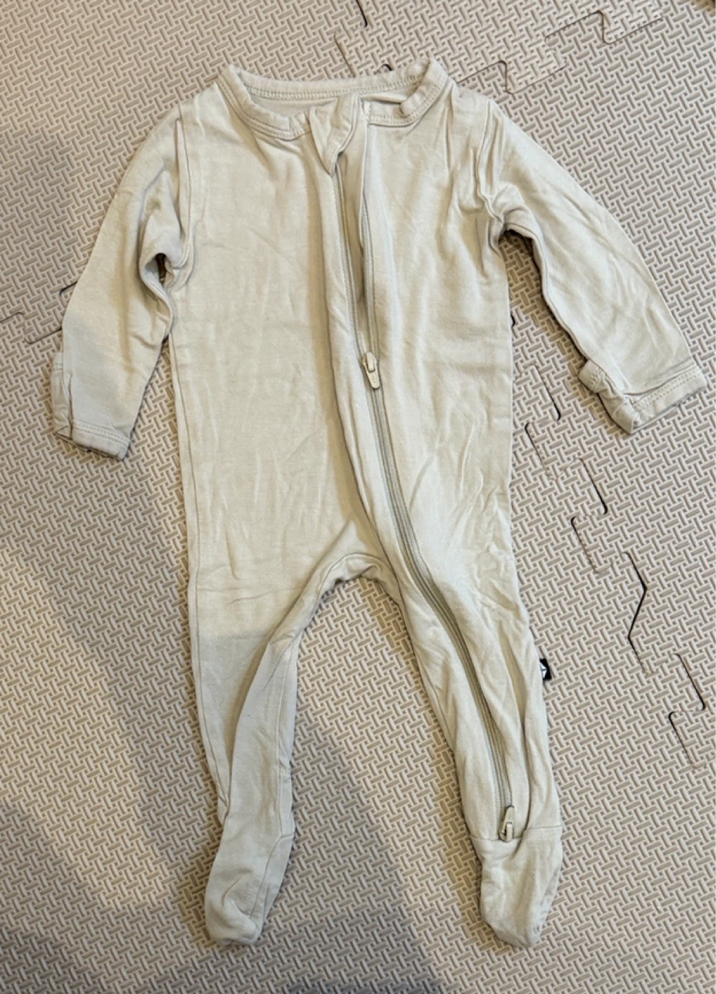 Kyte baby footie (0-3M and 3-6M) / romper (6-12M) - Oat - photo 3