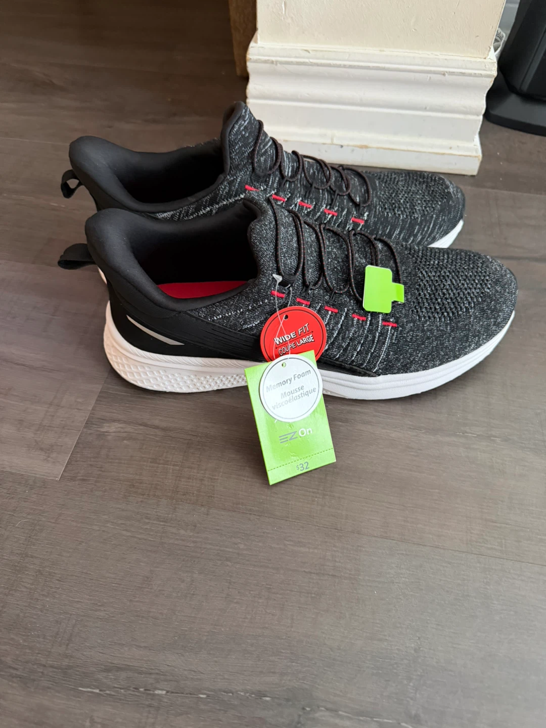 New  Men's Shoes size 10