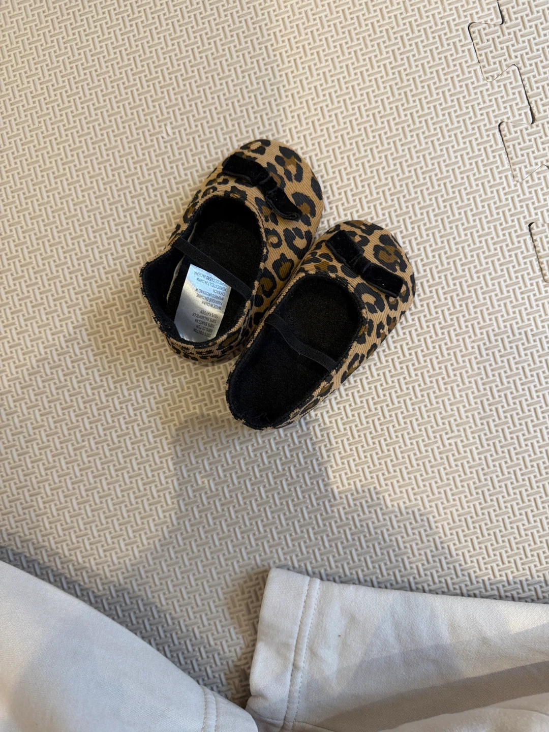 Baby girl flats - brand new - photo 4