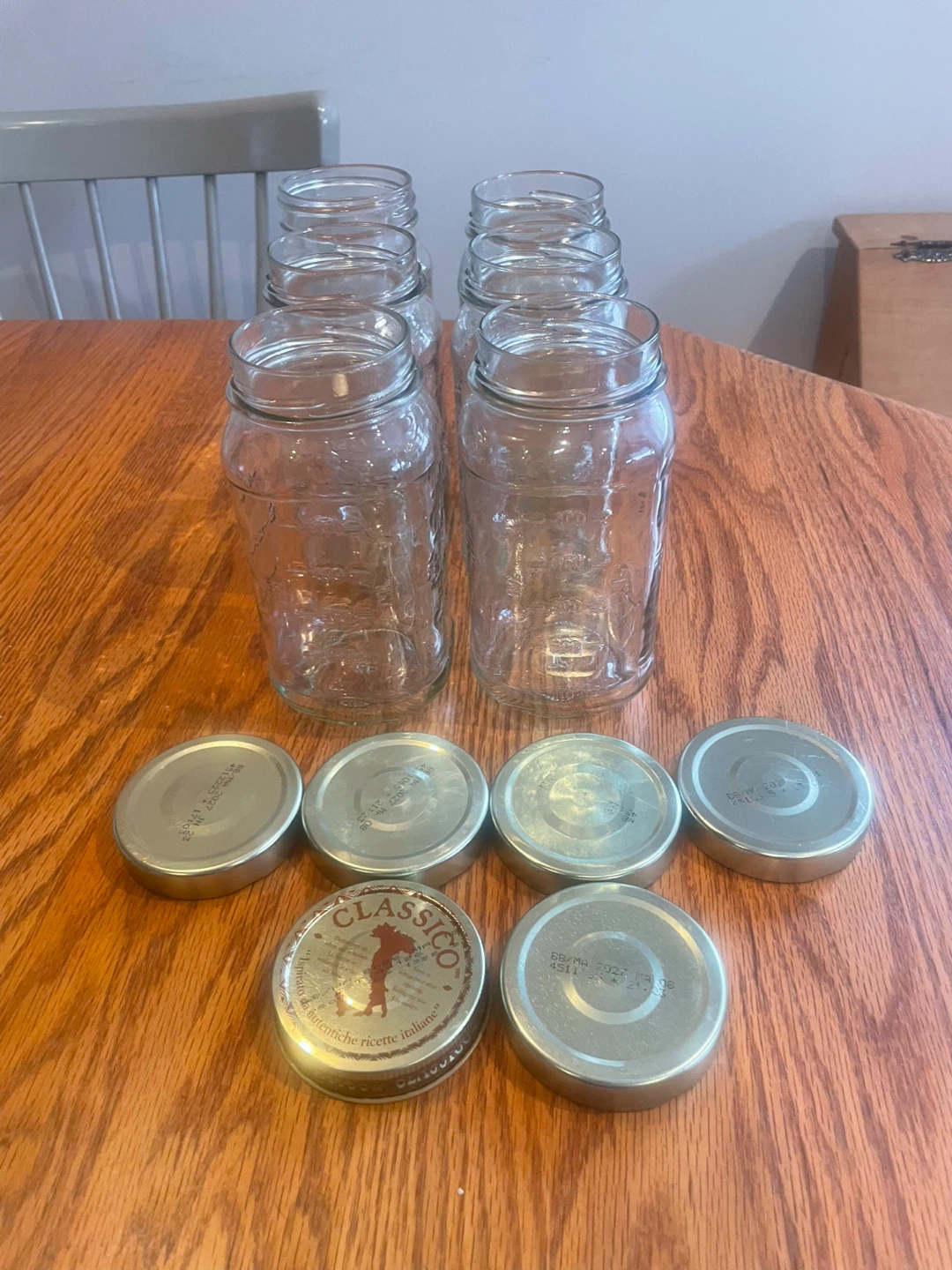 Set of 6 Glass Mason Jars with Lids