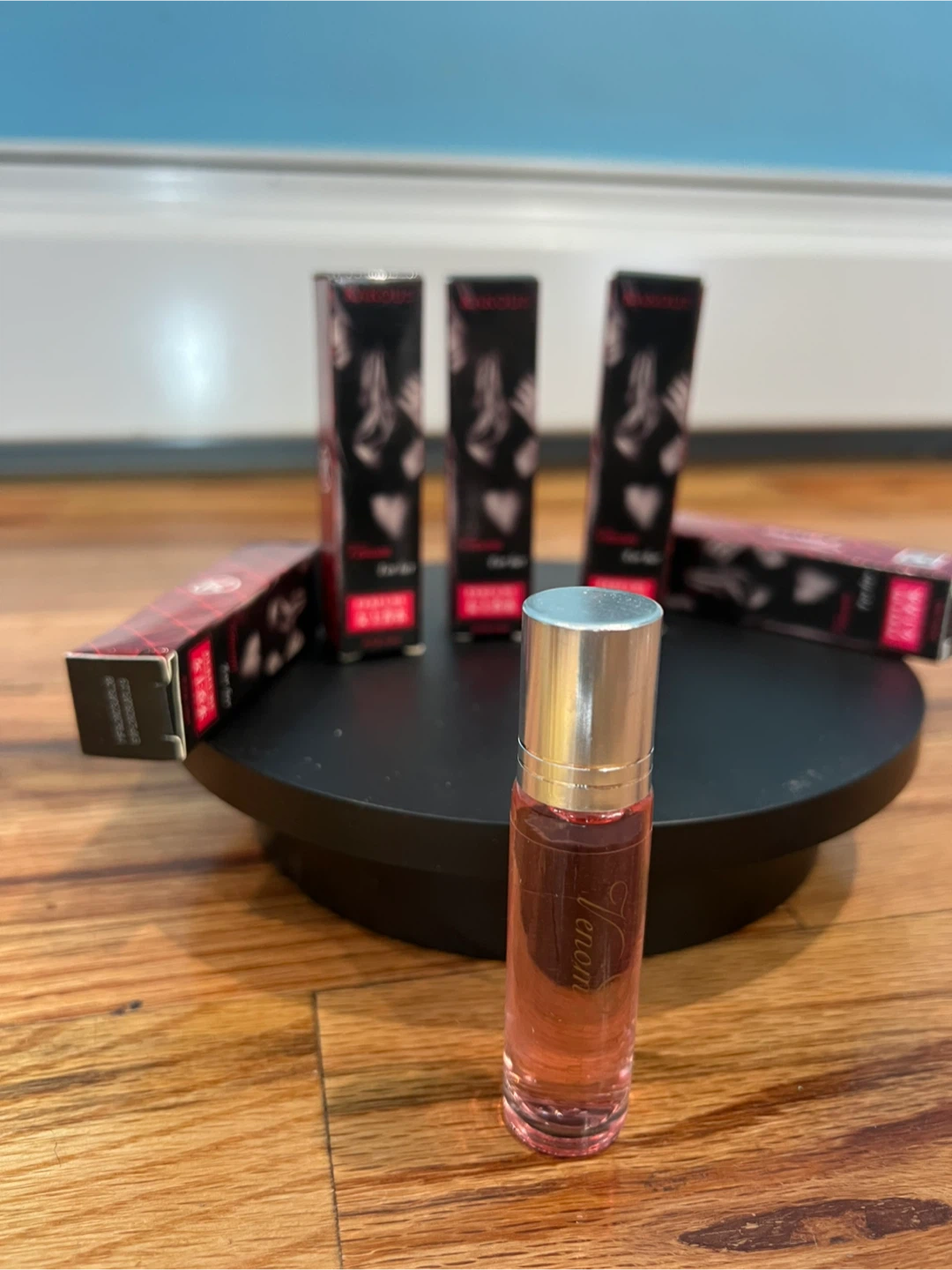 NAKOU'S Venom For Her Perfume - 10ml Rollerball (Set of 5) - photo 5