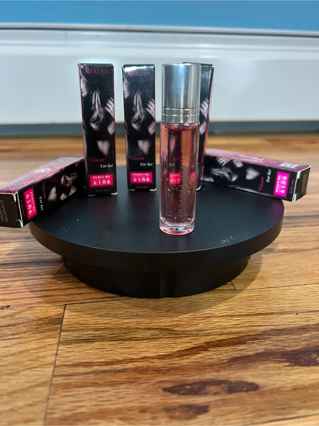 NAKOU'S Venom For Her Perfume - 10ml Rollerball (Set of 5) - photo 4