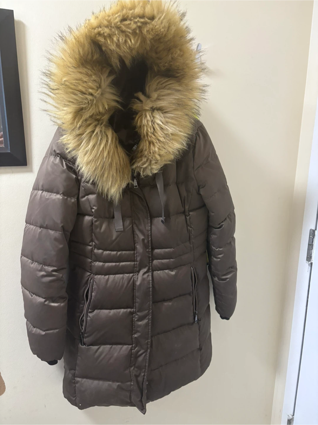 Tahari Women's Puffer Coat with Fur Hood