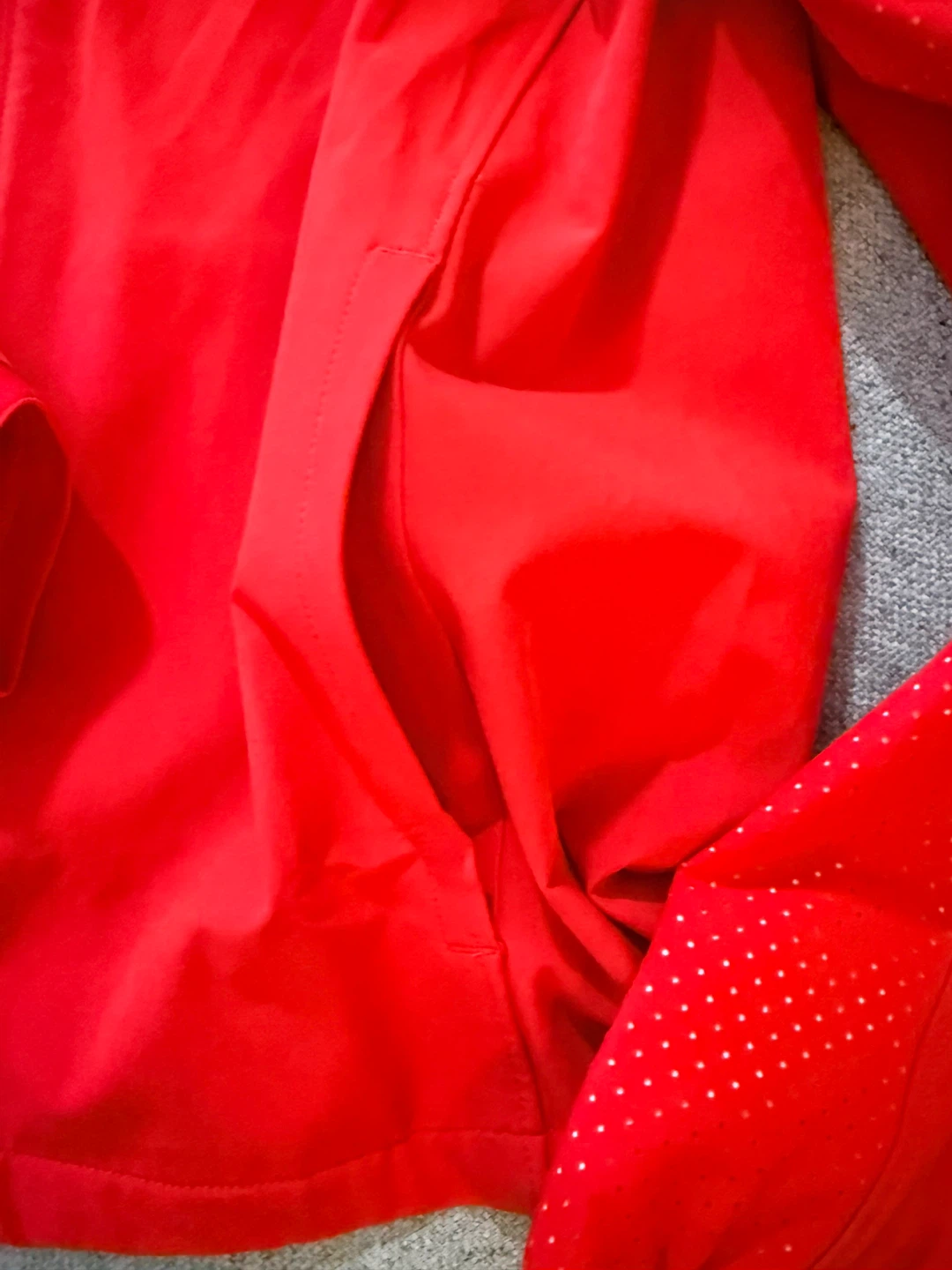 Under Armour Red Hooded Running Jacket - photo 5