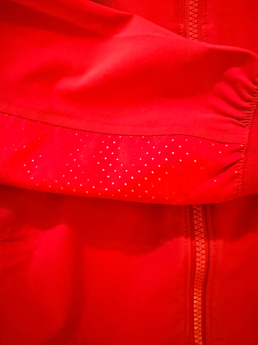 Under Armour Red Hooded Running Jacket - photo 3