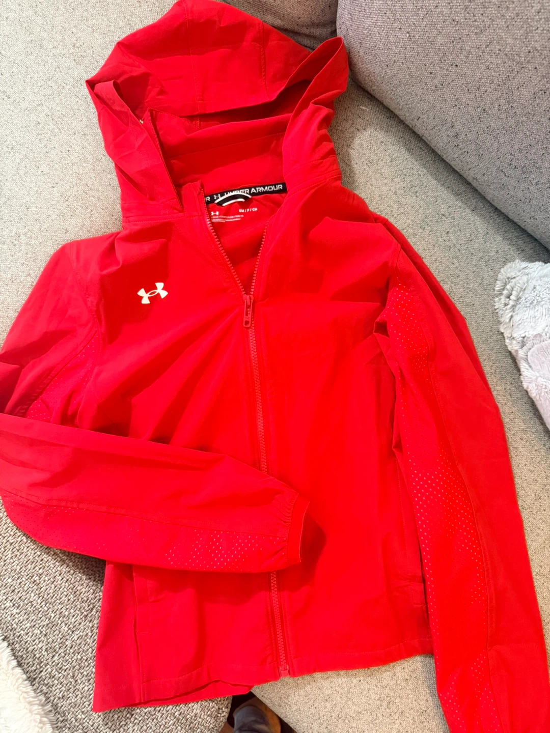 Under Armour Red Hooded Running Jacket - photo 2