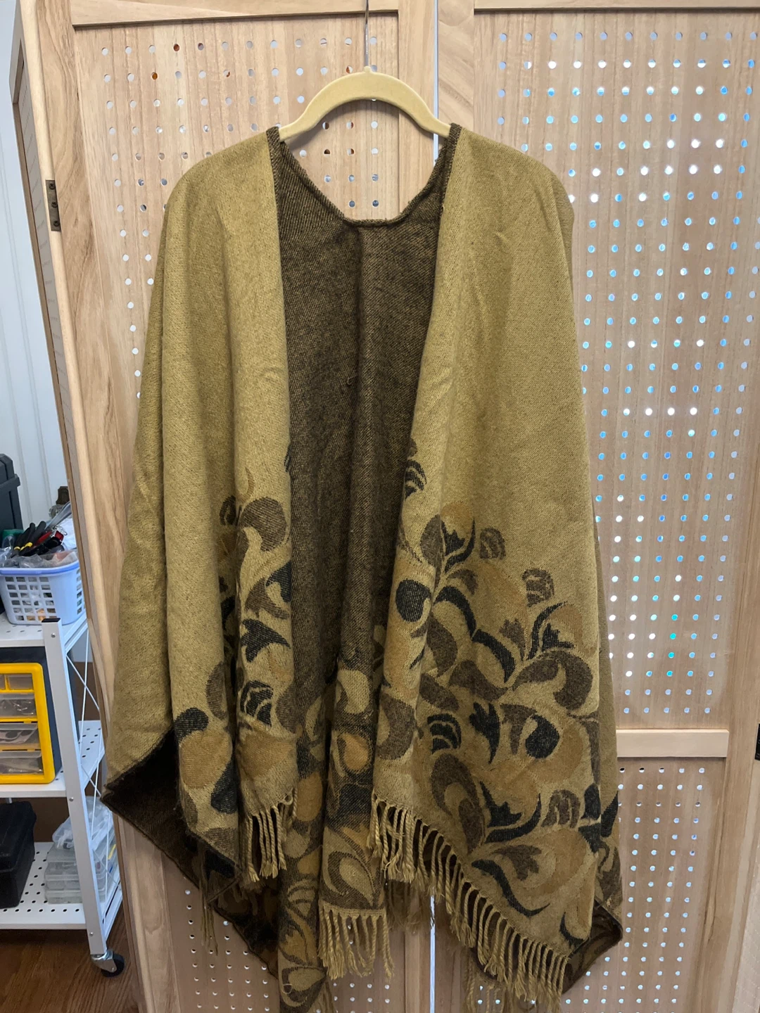 Beige and brown shawl - photo 2