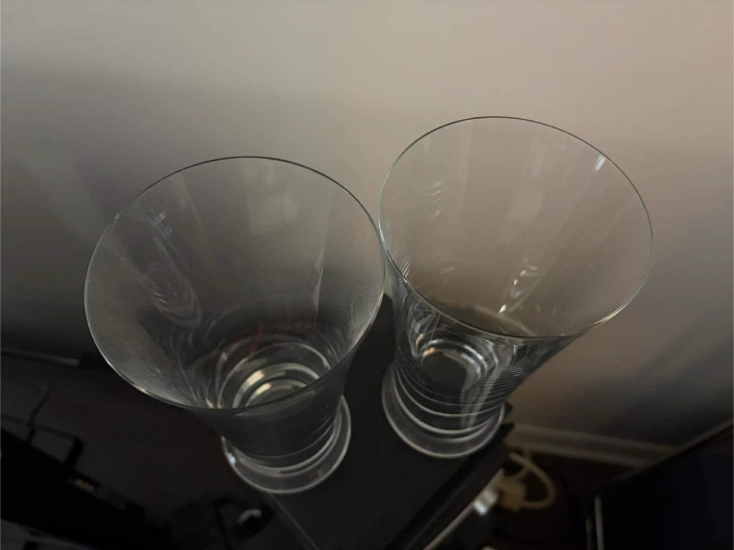 Set of 2 Clear Glass Fluted Vases - photo 2