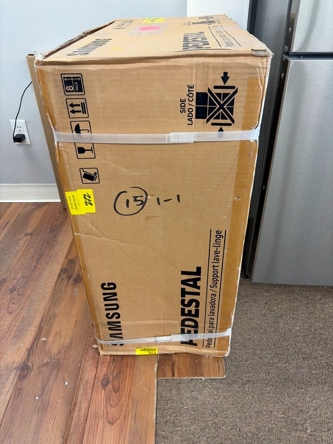 Samsung WE402NP inbox Pedestal