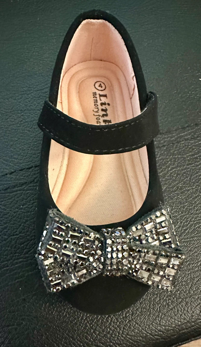 Size 5 Link Memory Foam Black with Bow - Toddler Size 4 - photo 3