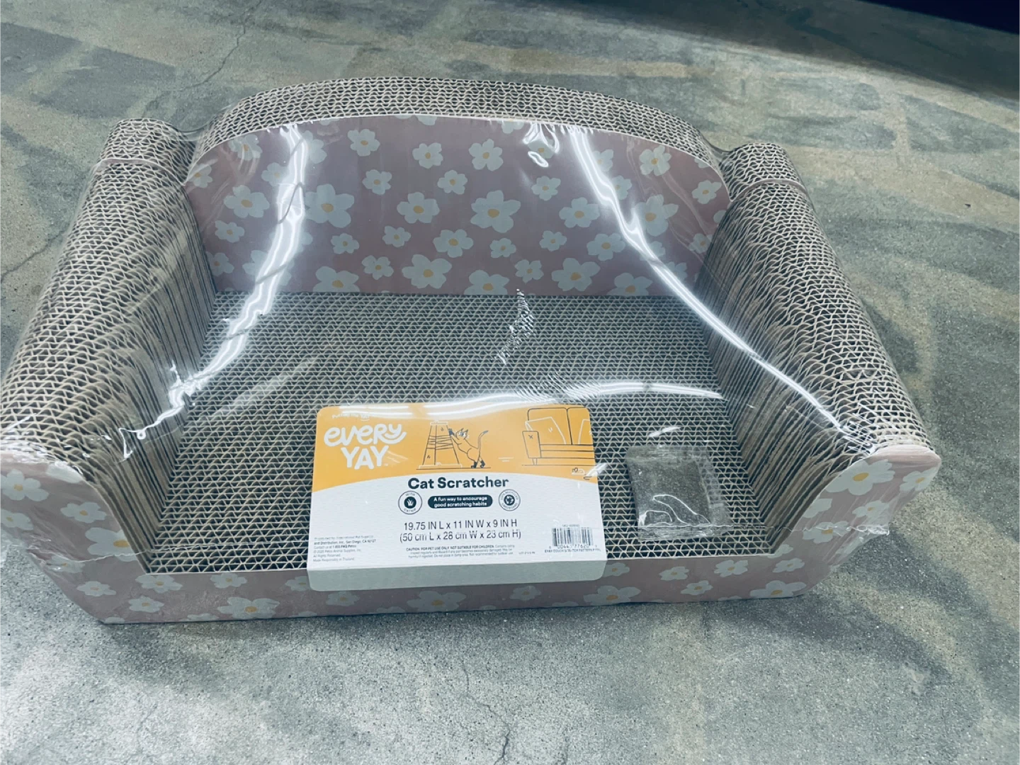 Every Yay! Cat Scratcher Sofa - Pink Floral