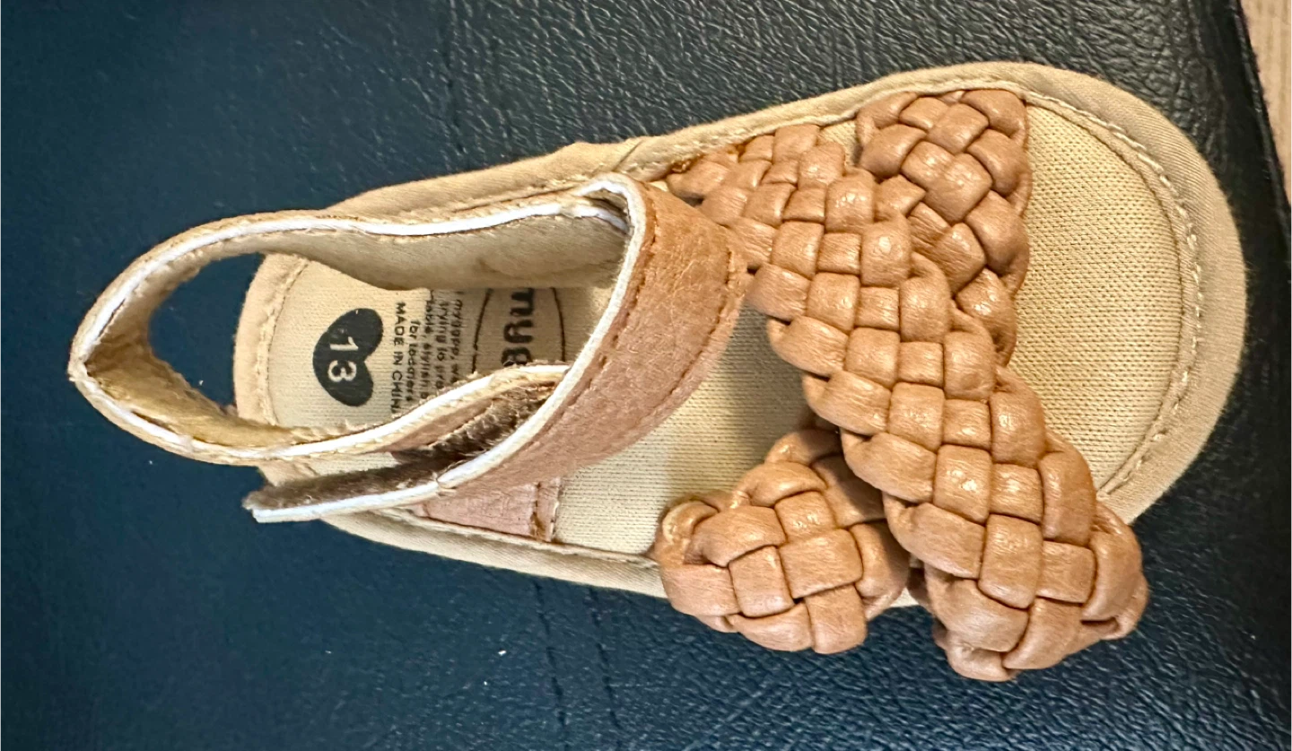 Muggp. Girl's Princess Sandals Size 3 - photo 2