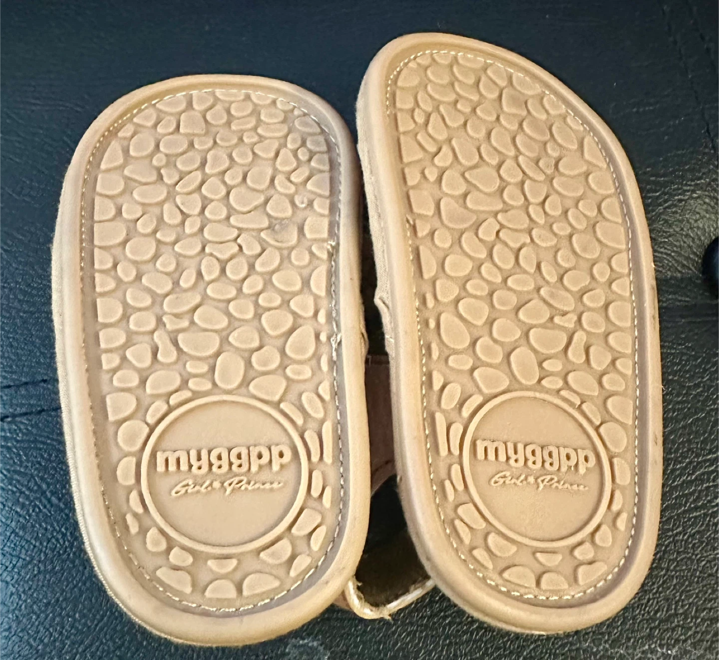 Muggp. Girl's Princess Sandals Size 3