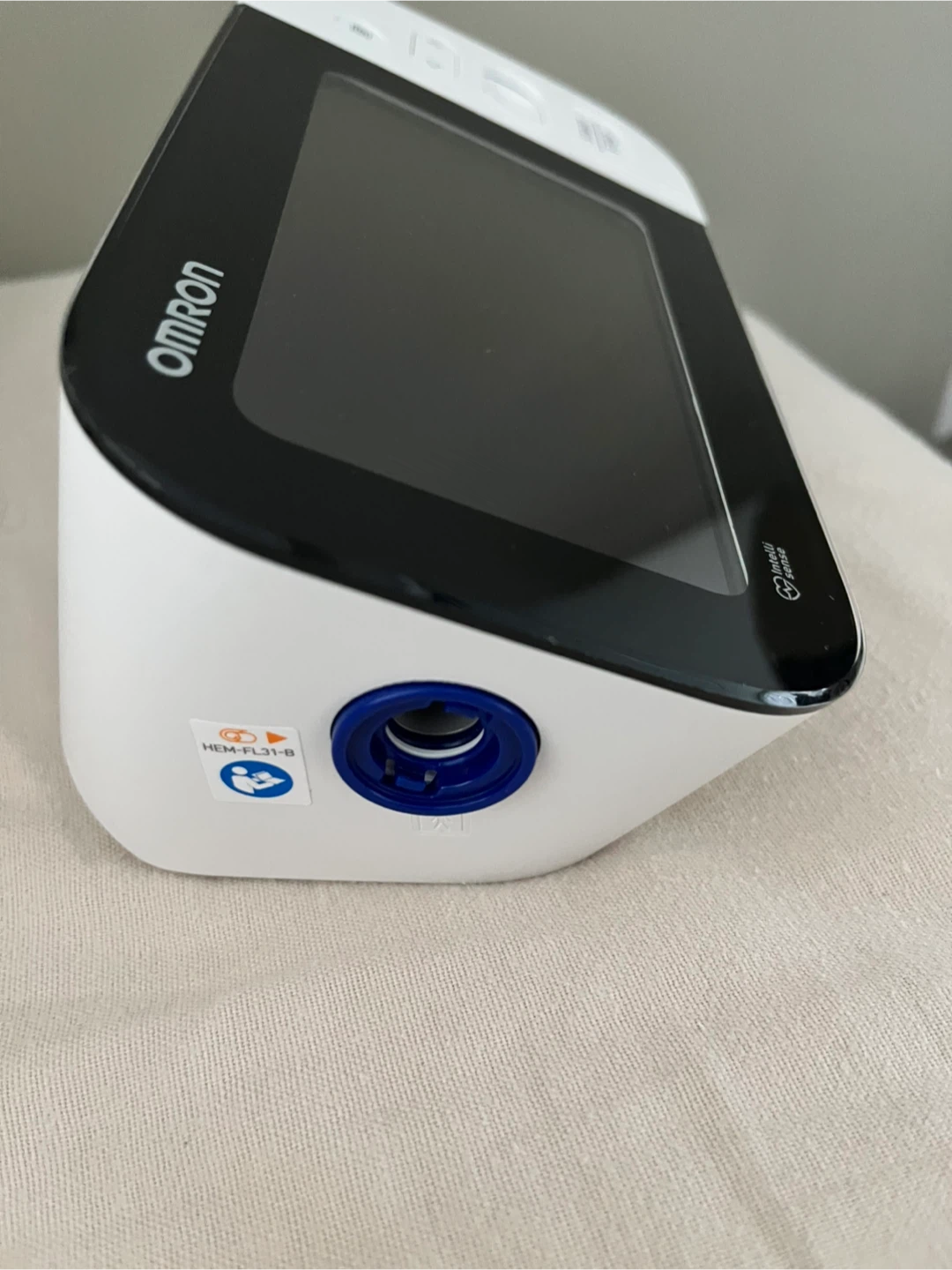 Like NEW Omron Blood Pressure Monitor - photo 3