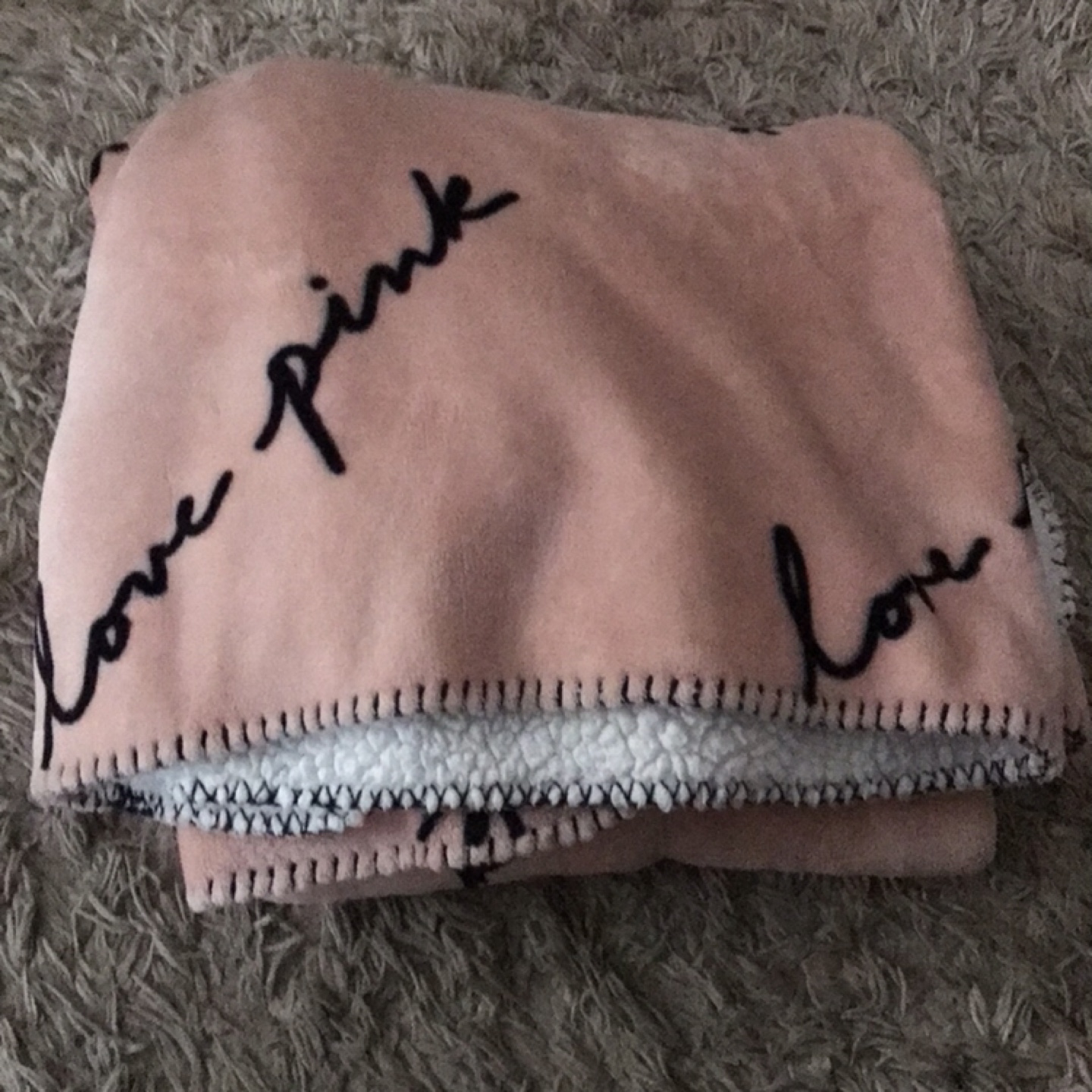 Victoria's Secret Pink Fleece Throw Blanket 50" x 60" - photo 2