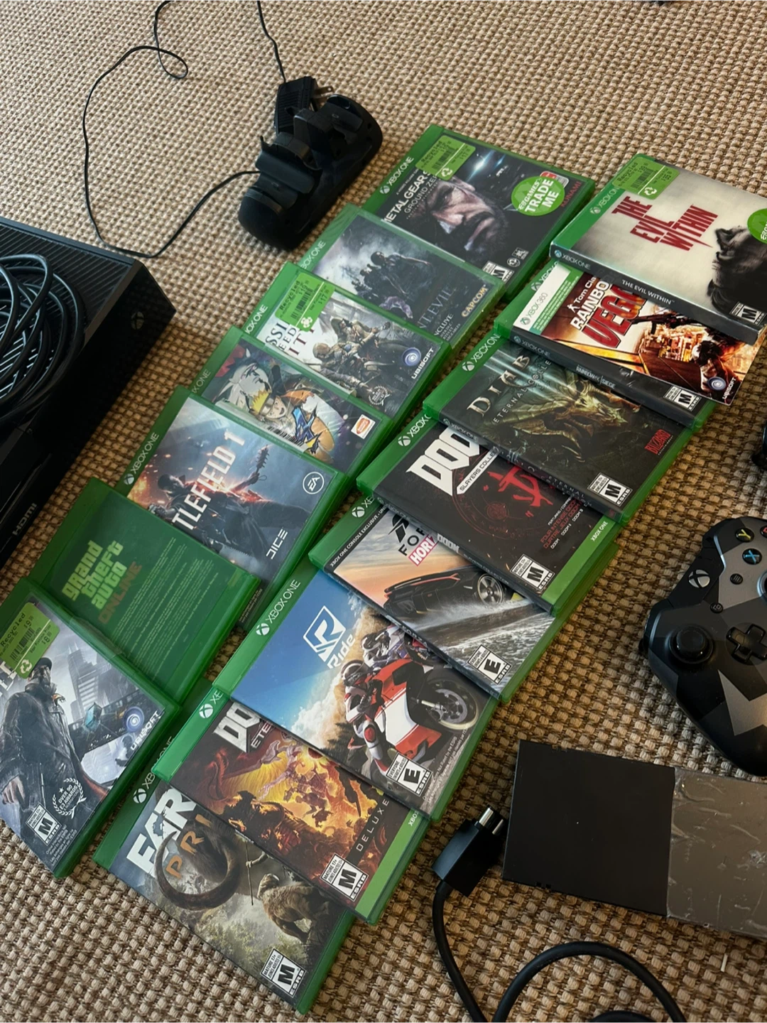 Xbox One Bundle – Console, 2 Controllers, Charger & 15 Games - photo 2