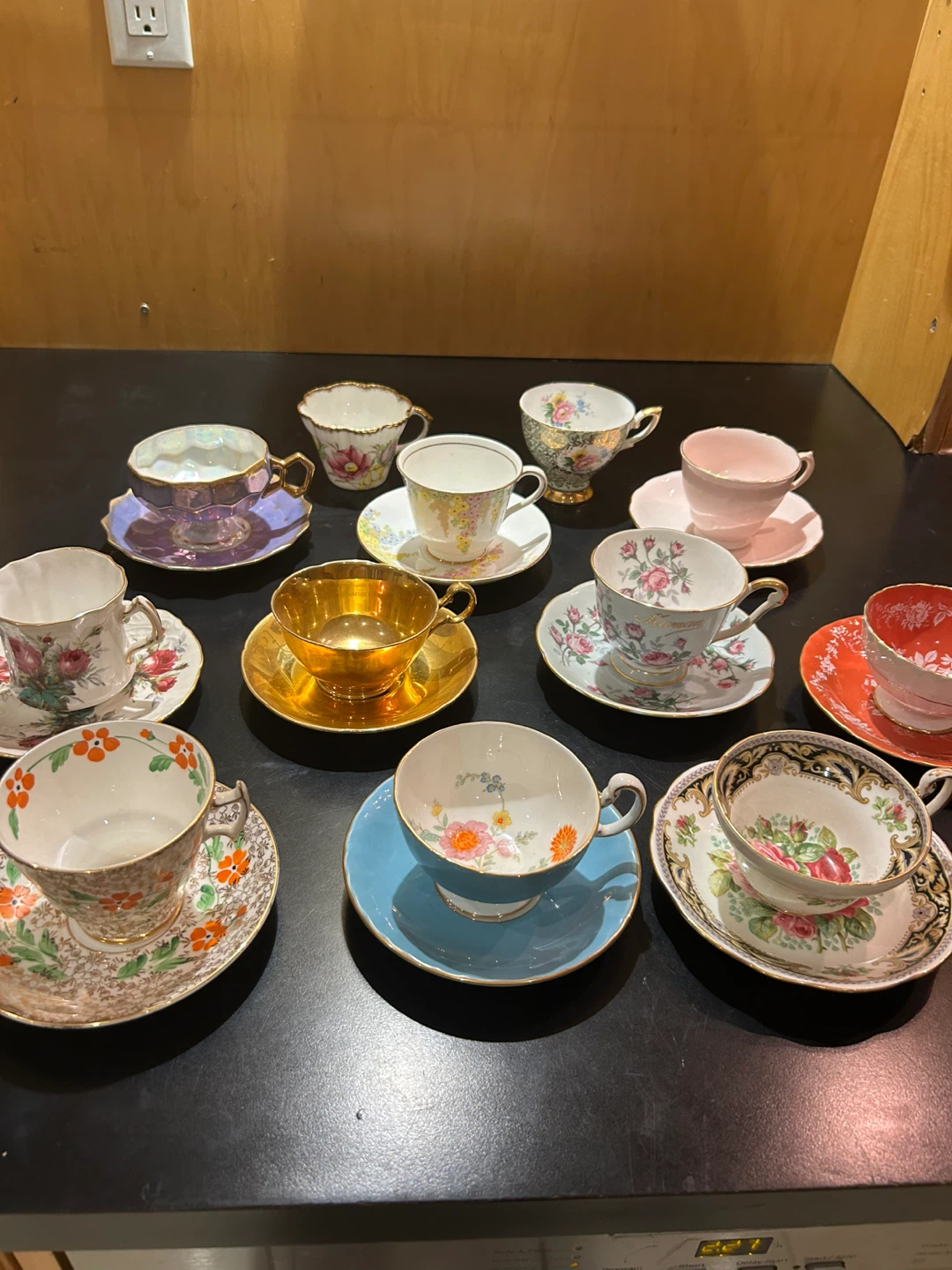 Set of 12 Vintage Bone China  Teacups and Saucers - photo 4