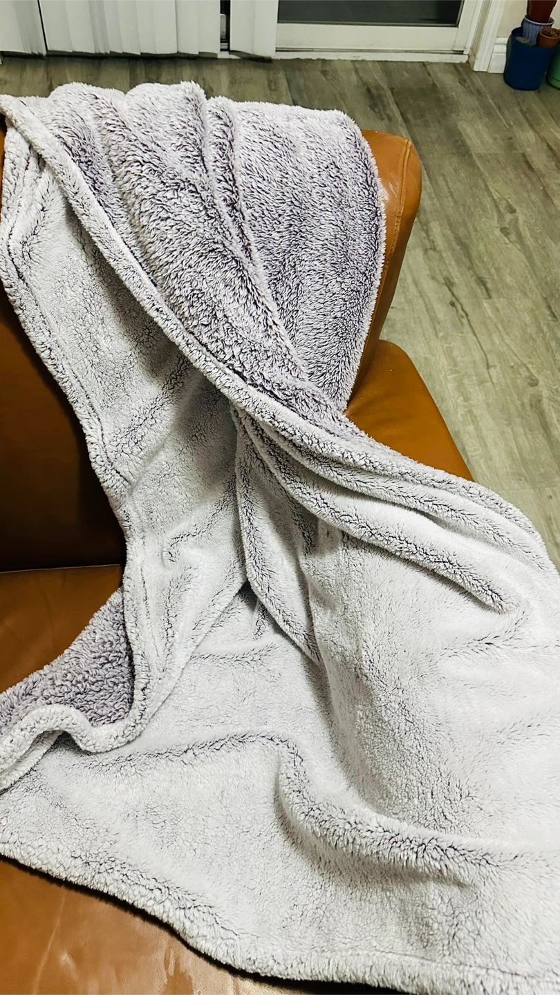 Cozy Sherpa Throw Blankets - photo 4