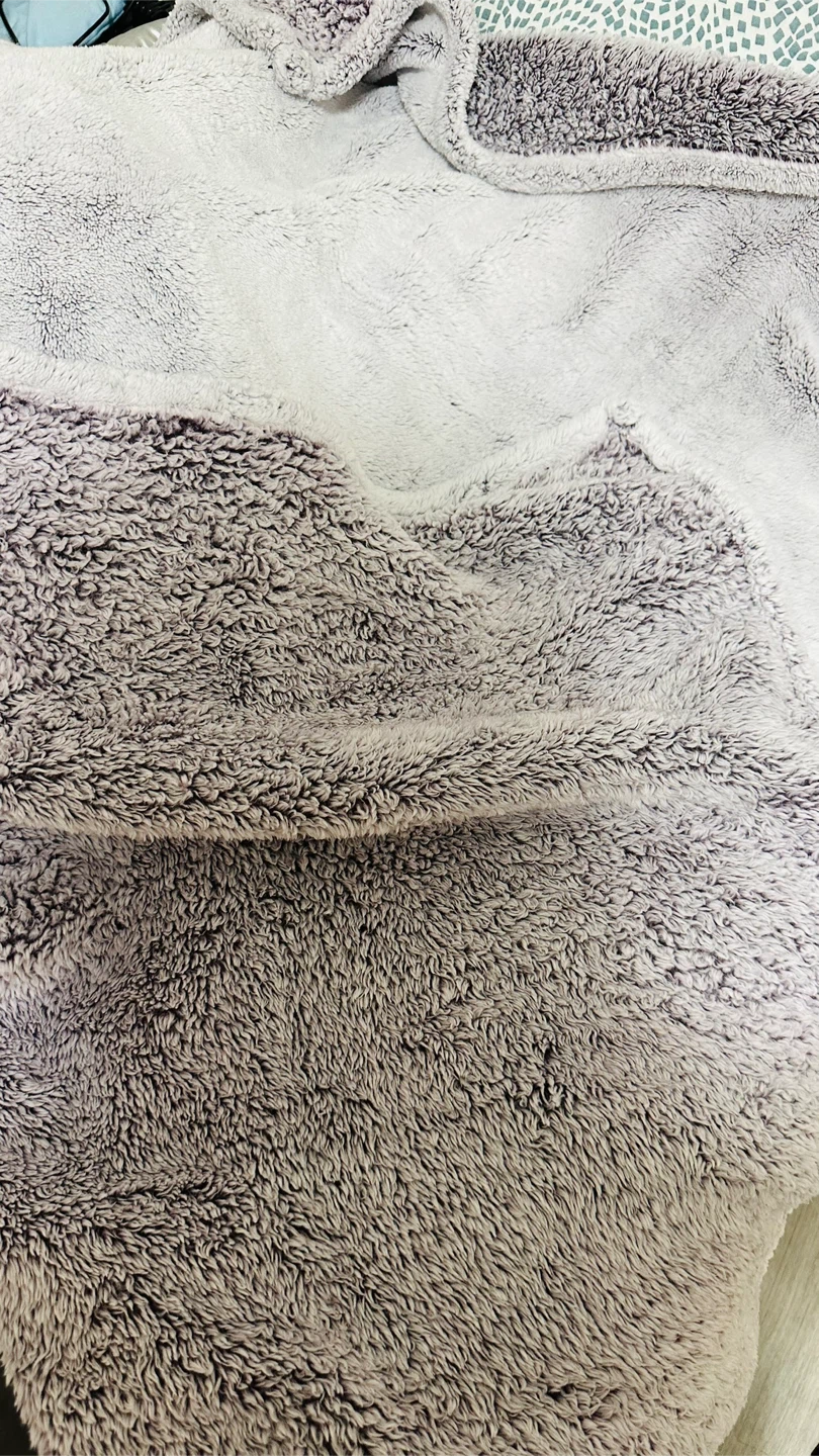 Cozy Sherpa Throw Blankets - photo 3
