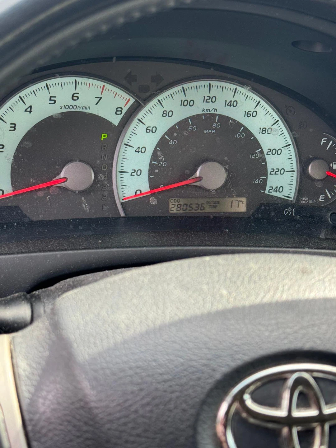 Silver Toyota Camry SE Sedan - very used and faithful - photo 3
