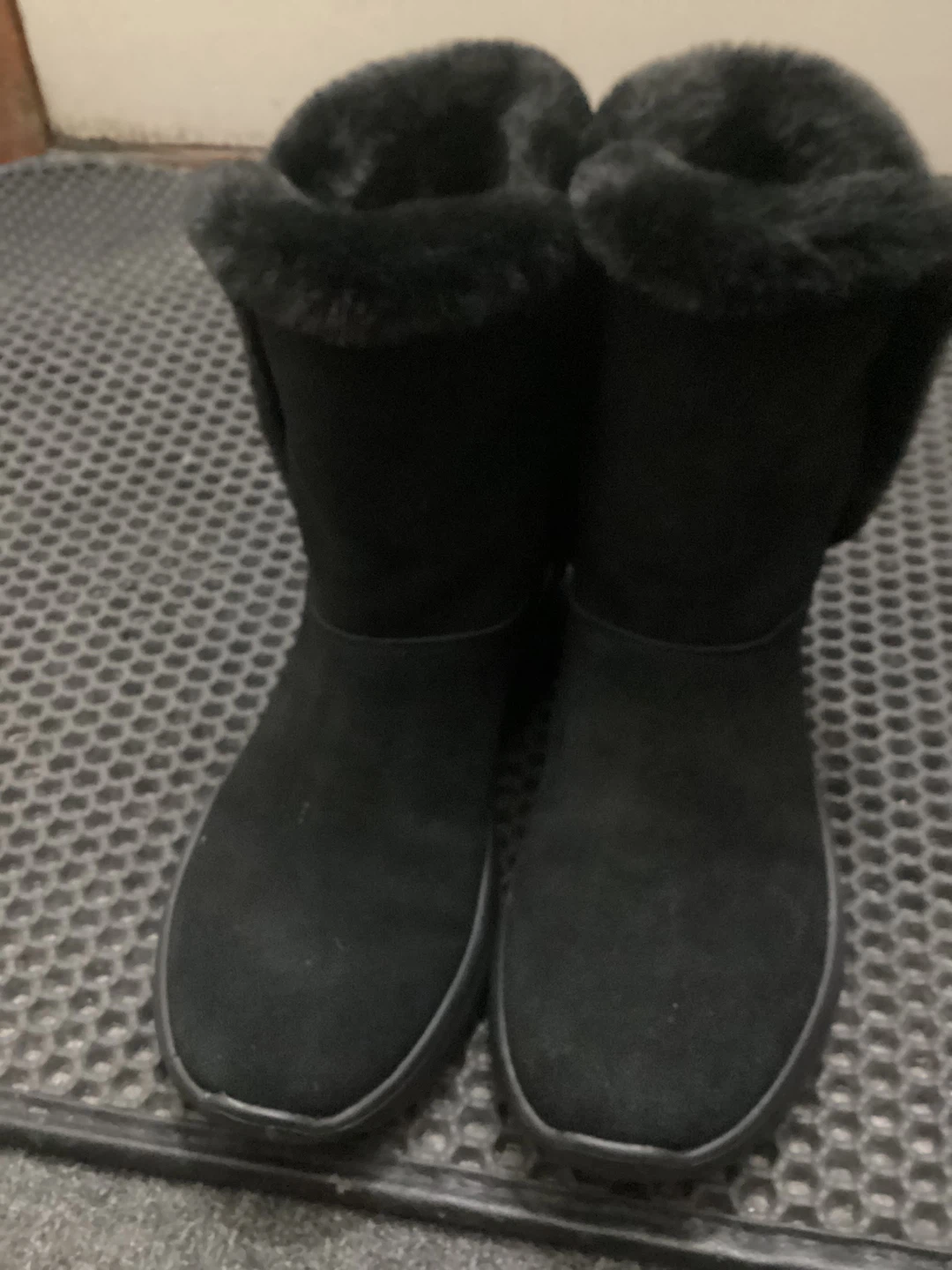 Skechers Black Faux Fur Lined Boots - Size 8.5 US Women's