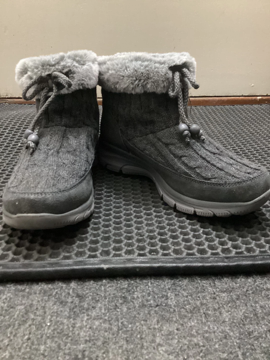 Skechers Women's Grey Knit Fur Lined Boots - photo 2