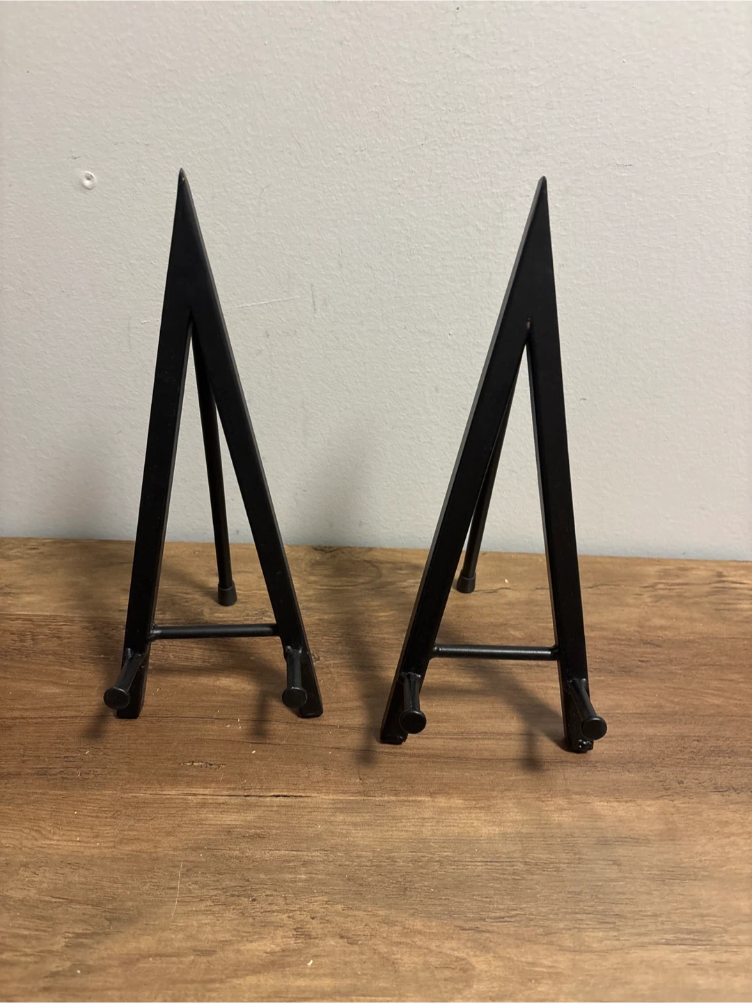 Set of 2 Black Metal Easels