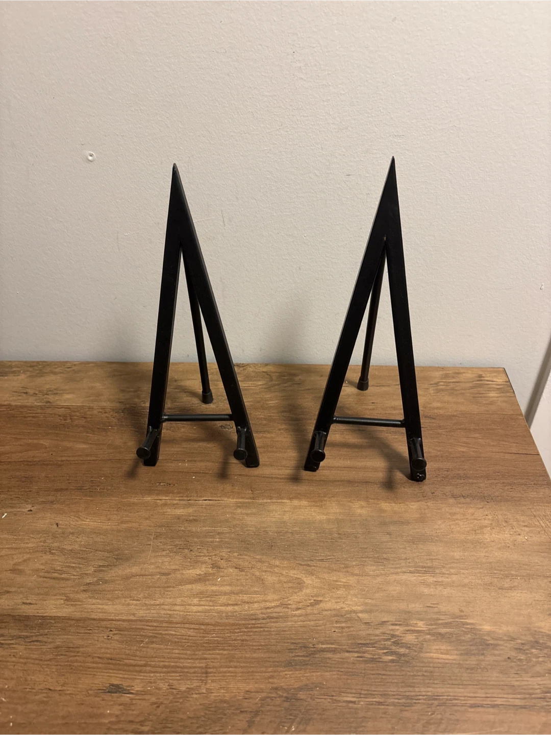 Set of 2 Black Metal Easels - photo 4