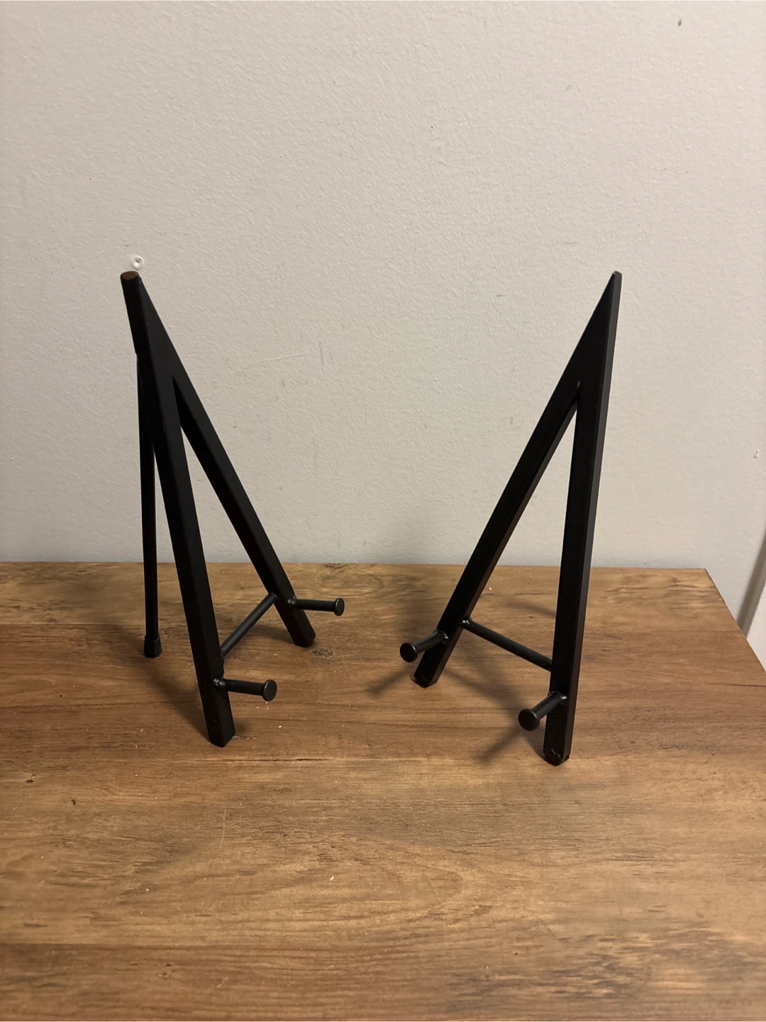 Set of 2 Black Metal Easels - photo 2