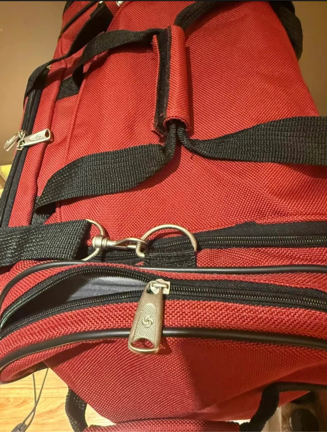 Samsonite Duffel Bag: Heavy Duty Material & Metal Hardware - photo 4