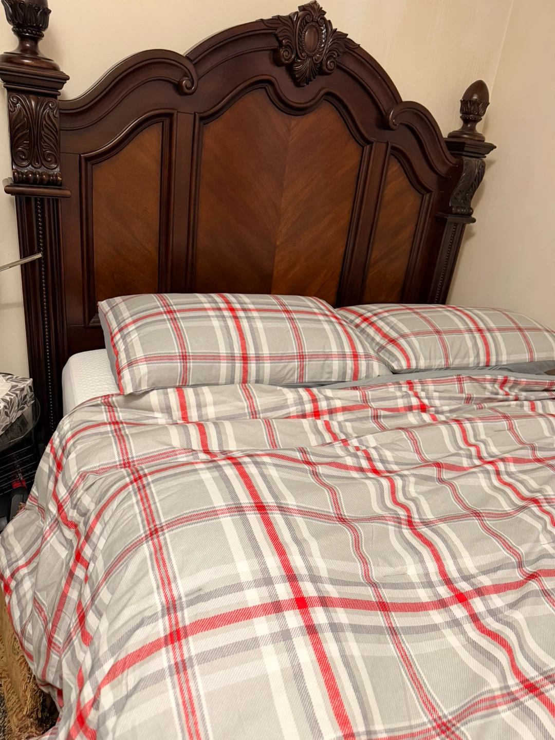 Dark Wood Bedroom Furniture Set - photo 3